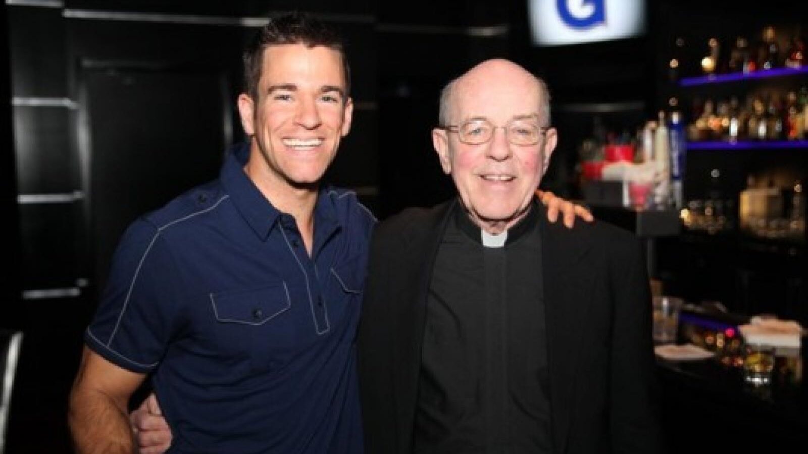 Photo of Alumni and Jesuit community member from community service club event