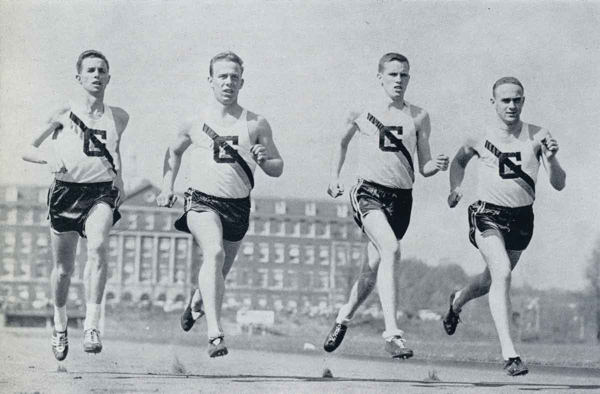 old picture of georgetown runners