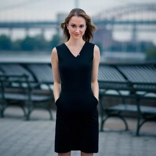 Nora Gardner (C’07)