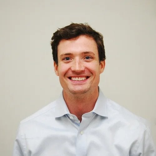 Luke Holden (B’07)