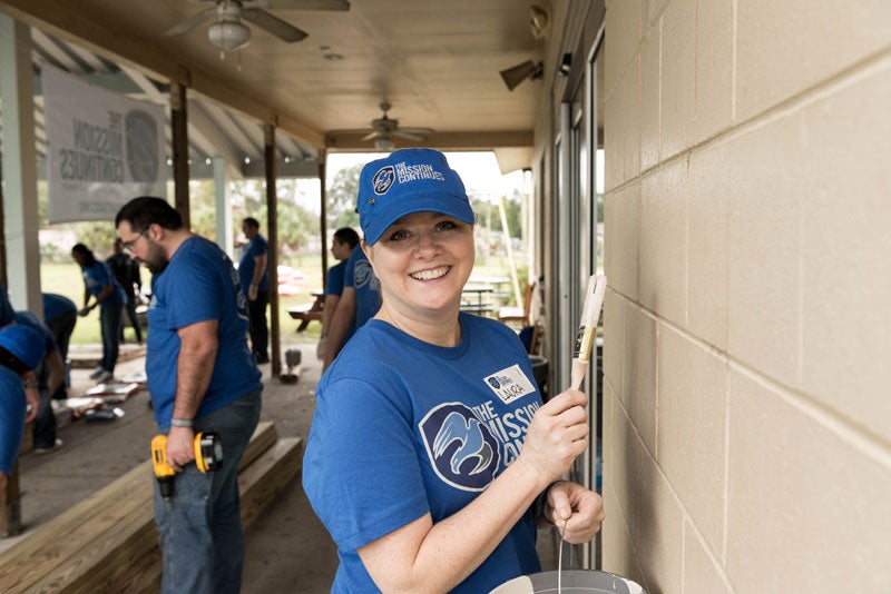 Laura L’Esperance (B’01)